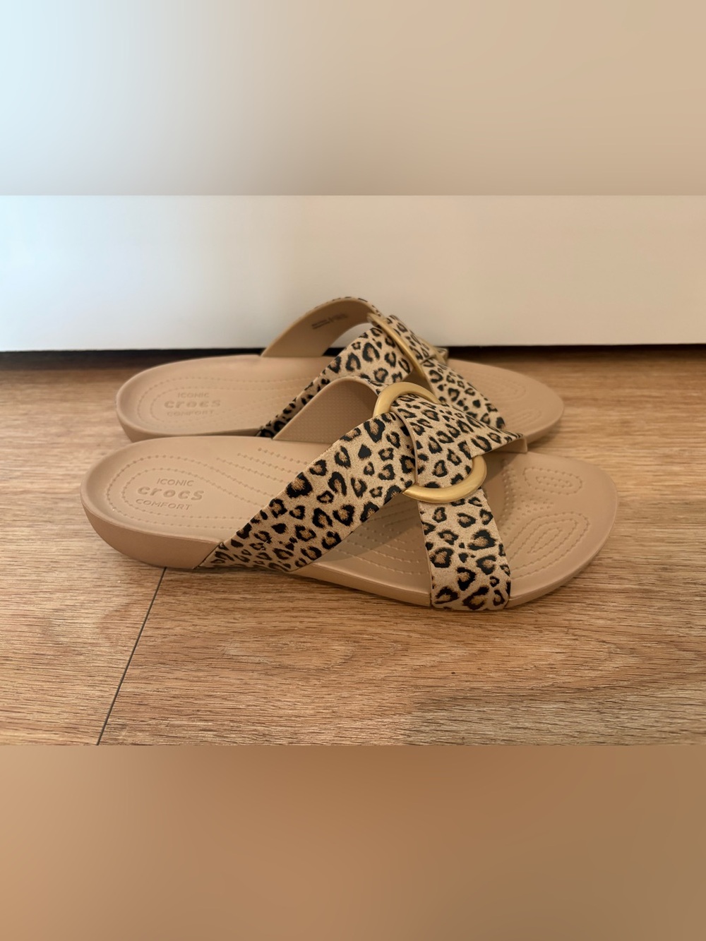 CROCS Serena Leopard Printed Tan Criss Cross Strap Slides with Gold Ring 10 - Picture 2 of 12